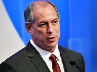 Ciro: “o país está sendo governado por um doente”