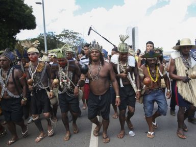 Deputados derrotam Bolsonaro e restituem Funai ao Ministério da Justiça