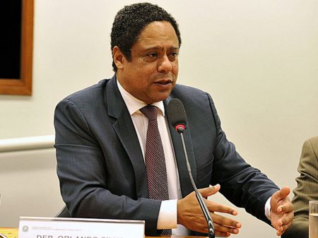 Orlando Silva: “atos foram mais um tiro no pé de Bolsonaro”