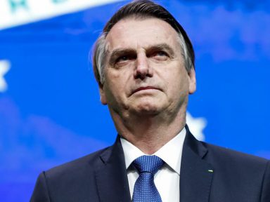 Bolsonaro diz que vai demitir o presidente dos Correios porque defendeu a estatal