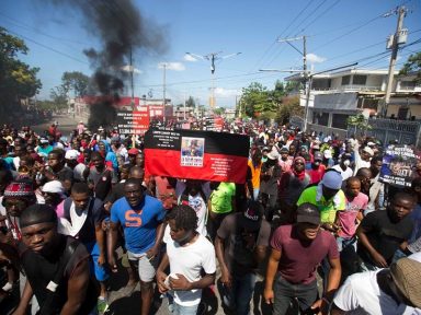 Haitianos exigem fim da corrupção: “investiguem, informem e castiguem”