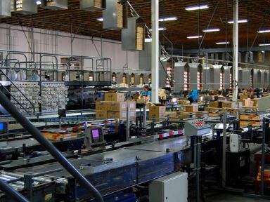 Produção industrial acumula queda de 2,7% no ano