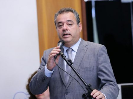 Danilo Cabral (PSB): “Paulo Guedes tripudia da vida dura do nosso povo”