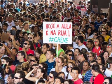 Professores e funcionários da Educação em Greve Geral nesta sexta-feira