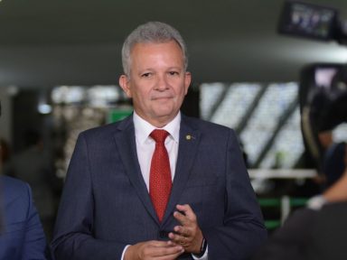 Líder do PDT: “metade do botijão é mais uma imbecilidade desse desgoverno”