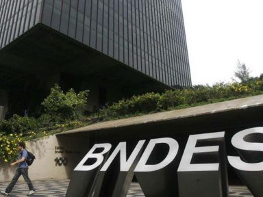 Novos créditos do BNDES caem 39% no 1º semestre