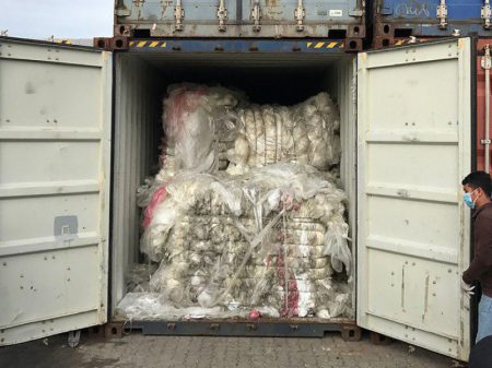 Camboja devolve aos EUA e Canadá 1.600 toneladas de lixo