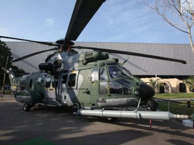 “Eu vou negar o helicóptero e mandar ir de carro?”, diz Bolsonaro sobre parentes no casamento do filho