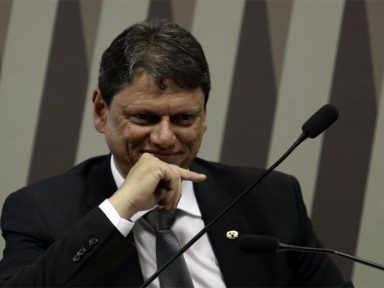 Dirigentes do PL de SP criticam candidato bolsonarista e apontam “histórico desleal” de Tarcísio