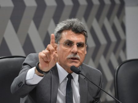 Justiça aceita denúncia contra Jucá por propina de R$ 1 milhão