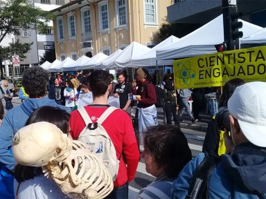 Marcha da Ciência critica cortes e condena o obscurantismo bolsonarista