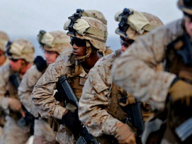 Marines são presos por “tráfico de drogas e de pessoas”