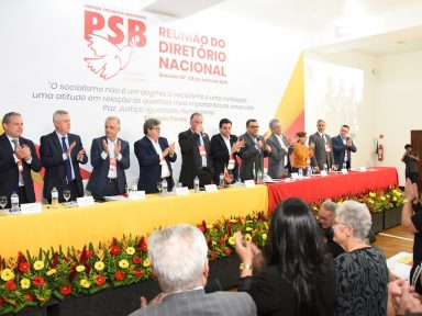 PSB instaura processo contra deputados adesistas do partido