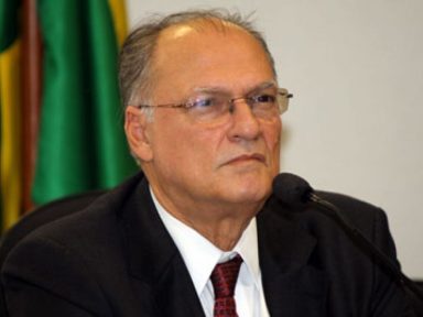 Roberto Freire: Bolsonaro expõe “requinte de maldade” sobre o assassinato de Fernando Santa Cruz