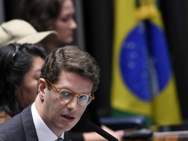 Comissão do Senado quer explicações do ministro do Meio Ambiente