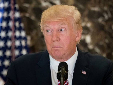 Câmara dos EUA condena insultos racistas de Trump contra deputadas
