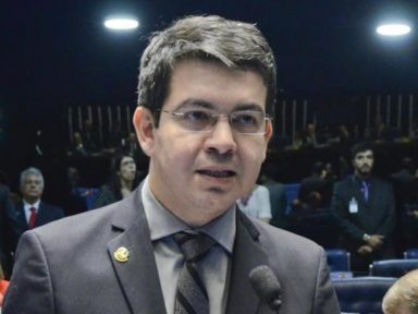 “Ação contra aberrações de Gilmar Mendes era convicção nossa”, diz Randolfe