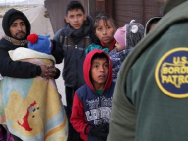 Trump ordena prisão de imigrantes com crianças por tempo indefinido