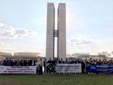 Auditores da Receita fazem dia de protestos contra interferências do governo em investigações