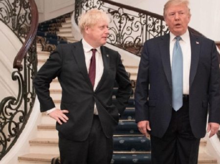 Boris suspende parlamento no intento de impor Brexit pró-Trump