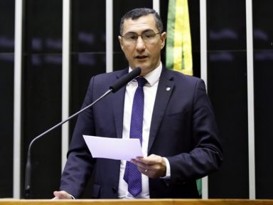 Deputado cobra explicações sobre privatização dos Correios: “Vai encarecer serviços”