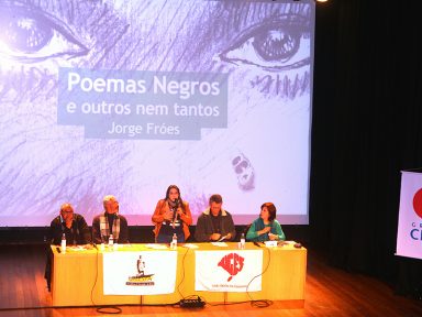 “Poemas Negros e outros nem tantos”, de Jorge Fróes, é lançado em Porto Alegre
