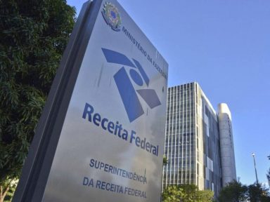 Receita Federal denuncia proibição de investigações a “agentes públicos”