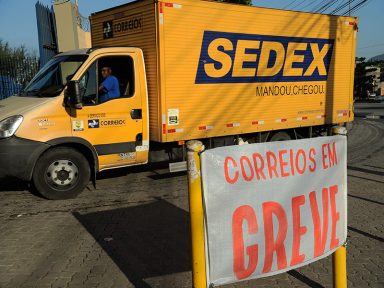 Direção dos Correios rejeita proposta do TST e trabalhadores aprovam greve