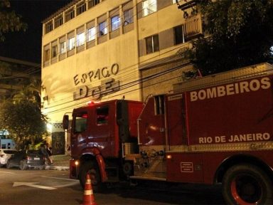 DCE da UFF pede que PF investigue incêndio criminoso na sede da entidade