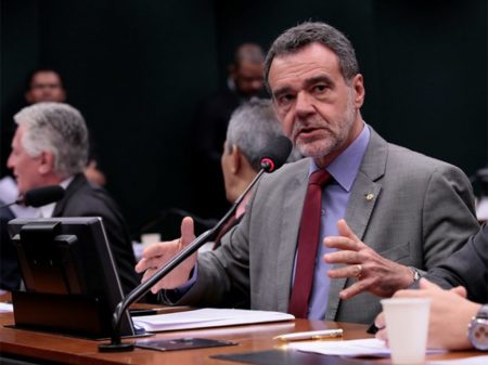 “CPMF obrigará o povo a pagar mais imposto”, denuncia líder do PCdoB