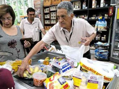 Sindicato dos Aposentados repudia congelamento do salário mínimo