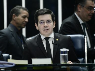 Randolfe defende que o Senado “rejeite o nome desse procurador biônico”