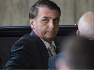 Paranoia aumenta e Bolsonaro diz que está sendo “sacaneado”