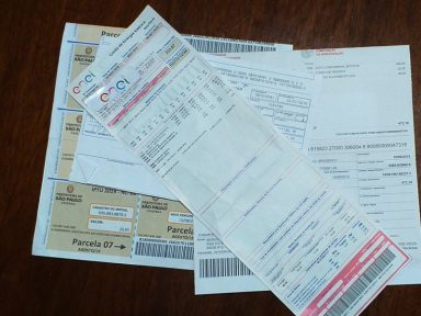Mais brasileiros com contas em atraso