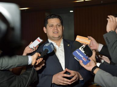 Presidente do Senado questiona ação da Polícia Federal