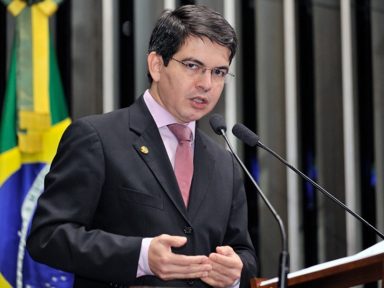 Randolfe: “Bolsonaro só disse asneiras na ONU”