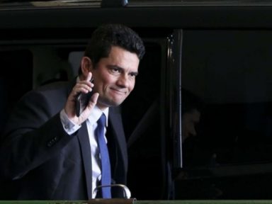 Moro abandona entrevista ao ser perguntado sobre mudança na direção da PF