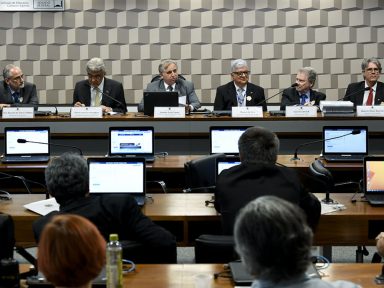 Cientistas e servidores denunciam no Senado o desmonte do CNPq