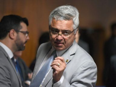 “Flávio Bolsonaro é quem tem que cair fora do PSL”, afirma Major Olímpio