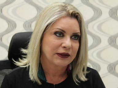 “Aquilo é como se fosse uma seita que engole as pessoas”, diz senadora, sobre o PSL