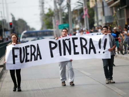Centrais chilenas convocam greve geral contra arrocho de Piñera