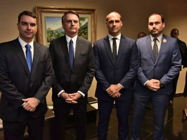 Filho de Bolsonaro ameaça o senador Major Olímpio