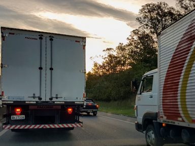 Setor de serviços cai 0,2% em agosto