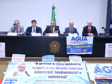 PL que permite privatizar saneamento é uma ameaça à população, alertam deputados e entidades