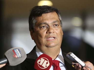 Flávio Dino afirma que o país está “exaurido com a recessão e o desemprego”