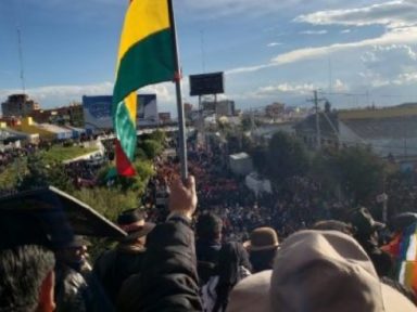 Cidade de El Alto exige “respeito à democracia e um basta à violência racista na Bolívia”