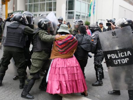 Linera: golpe fascista e ódio ao índio na Bolívia