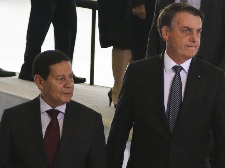 Bolsonaro diz que o vice deveria ter sido o “príncipe” e não “esse Mourão aí”
