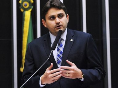 “Foi muito grave defender a volta do AI-5”, diz deputado Juscelino Filho (DEM)