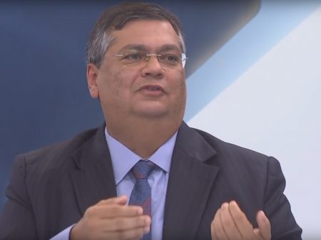 Flávio Dino defende a democracia contra a ameaça de um “novo AI-5”